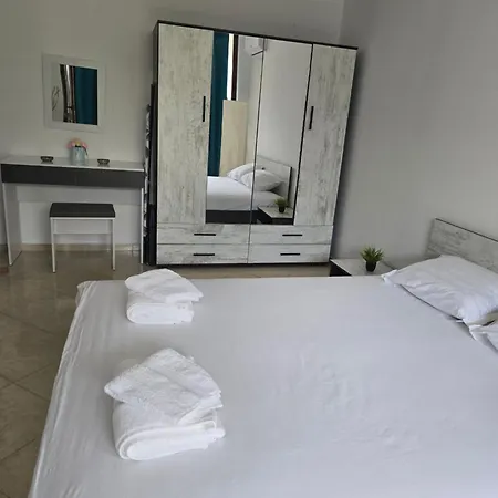 アパートホテル Elia Relax & Lux